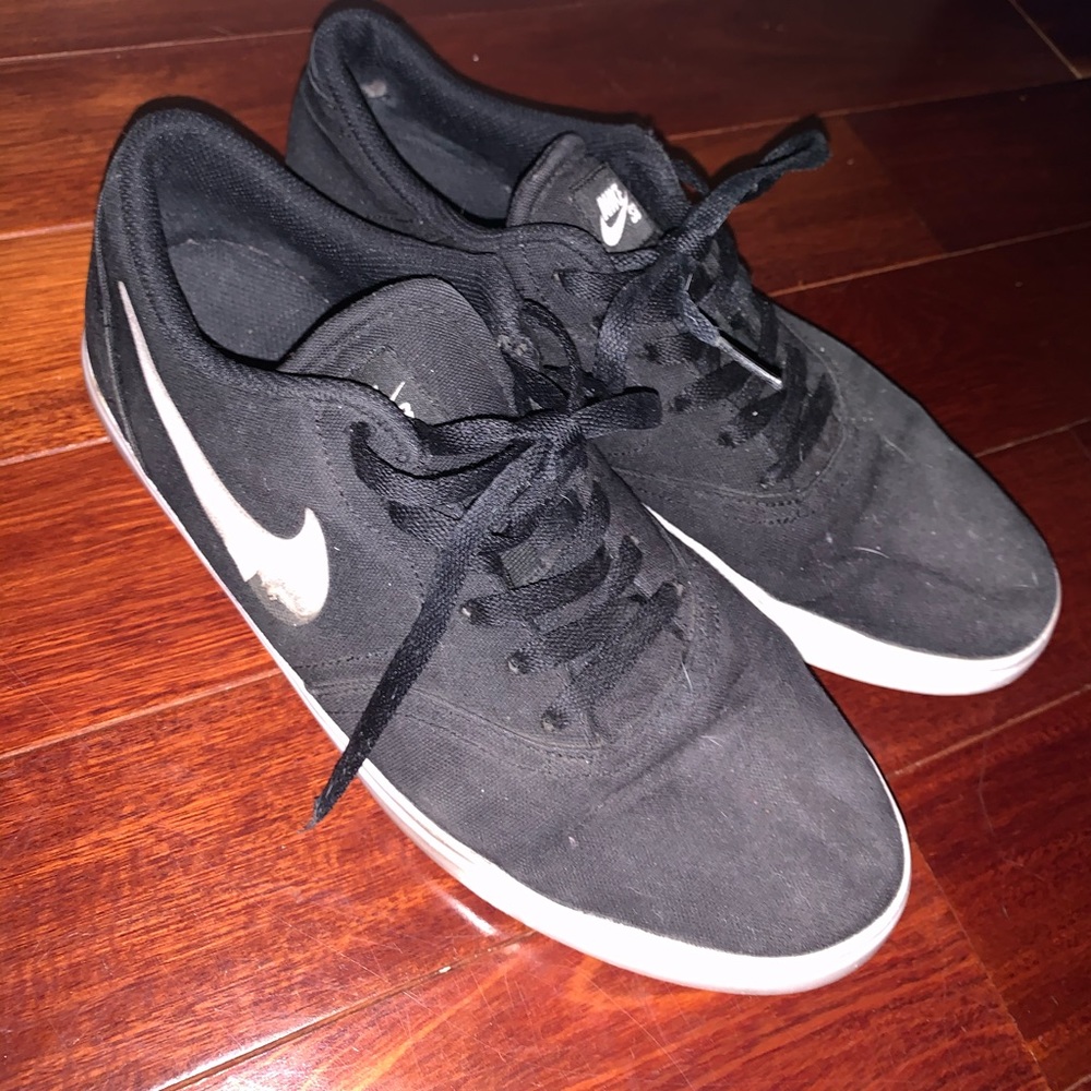 Nike Men's Sneakers - Picture 7 of 8